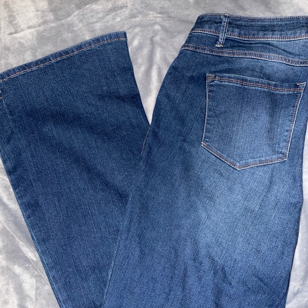 NWOT MERI SKYE JEANS DARK WASH BOOT CUT SIZE 18